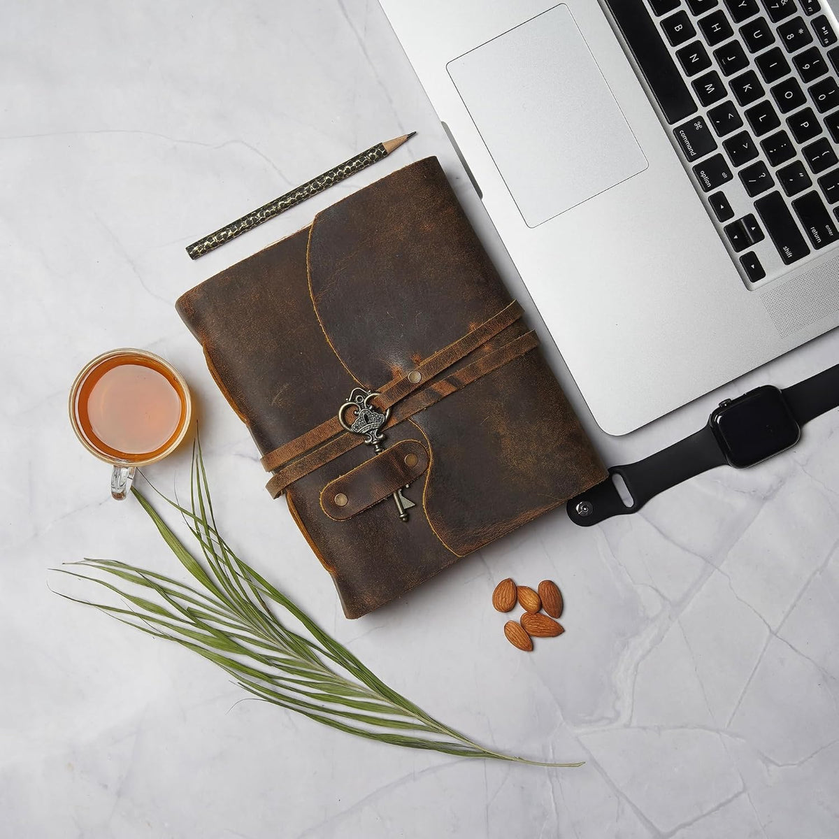 LEATHER VILLAGE Leather Journal Key Lock, Distressed Brown 6x4.